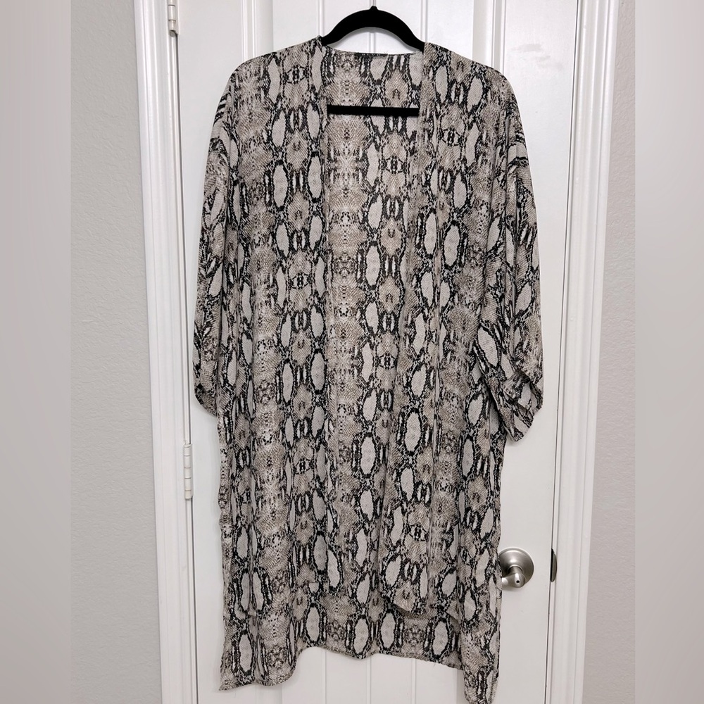 BLVD Snakeskin 🐍 Snake Print Kimono Duster Jacket 🖤🤍🤍 Neutral black & brown
